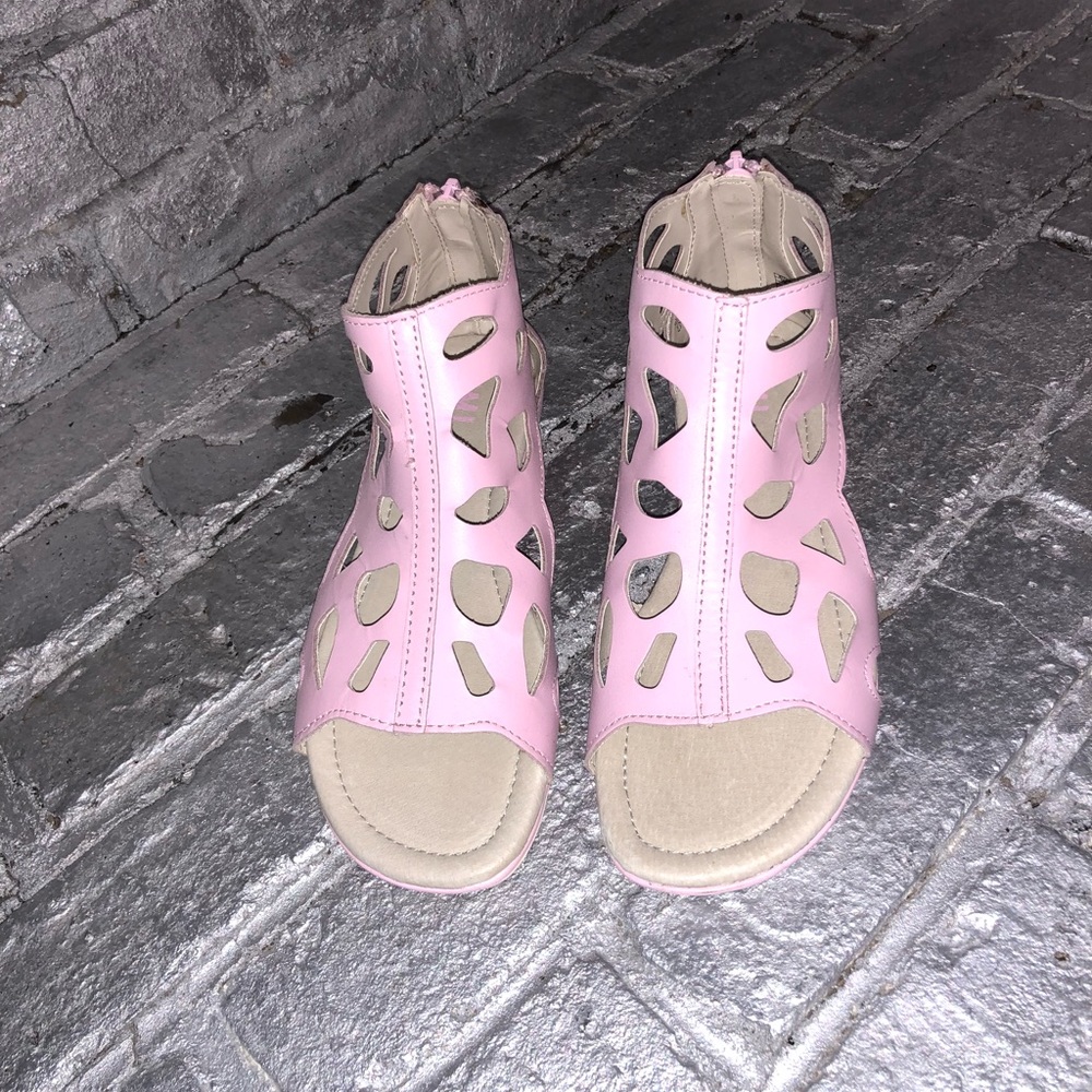 Pink sandals. Brand new